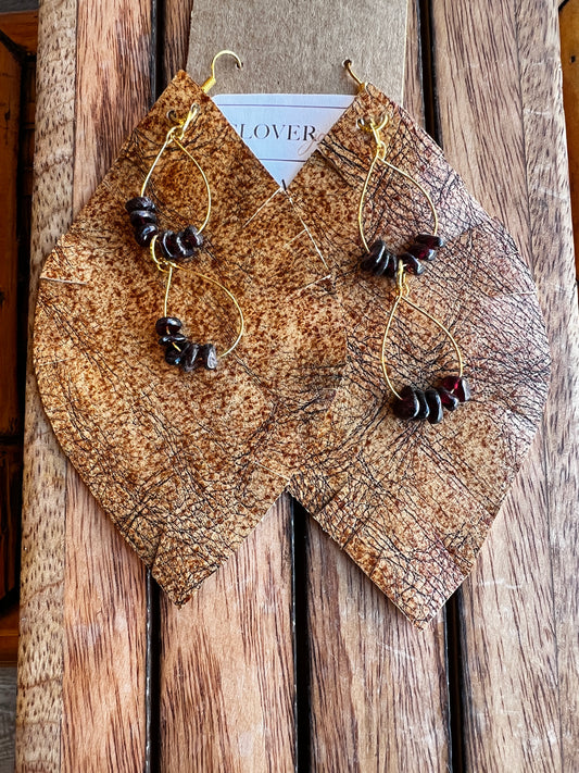 Marble Brown w/ two red agate crystal rings (Large)